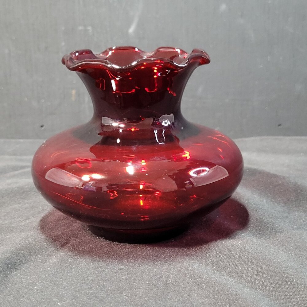 Vintage Anchor Hocking Royal Ruby Red Glass Bud Vase with Ruffled Top 3.25”